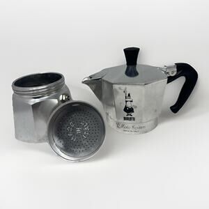Bialetti Moka Express - Stovetop Espresso Maker - 3 Cup